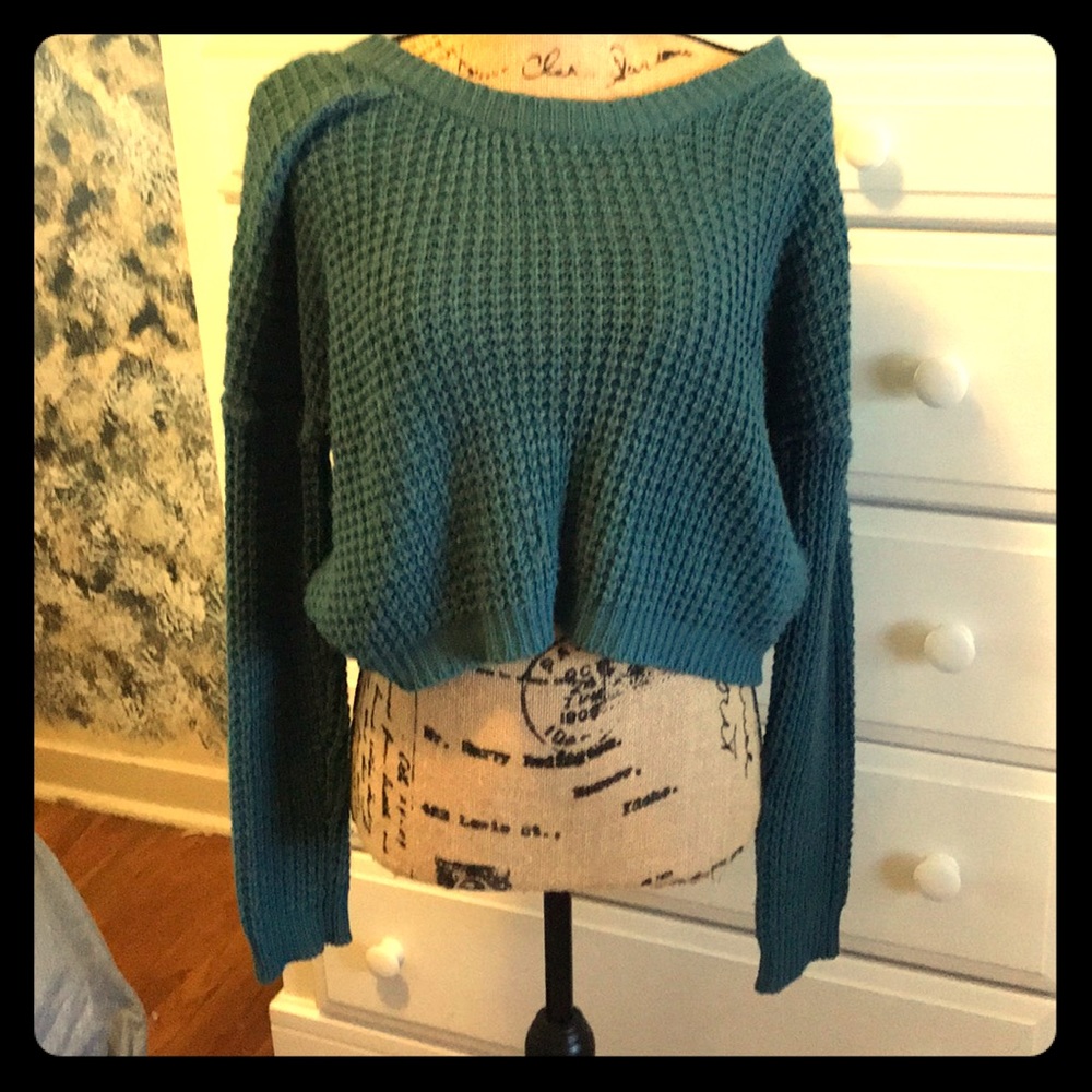 Long sleeve crop top